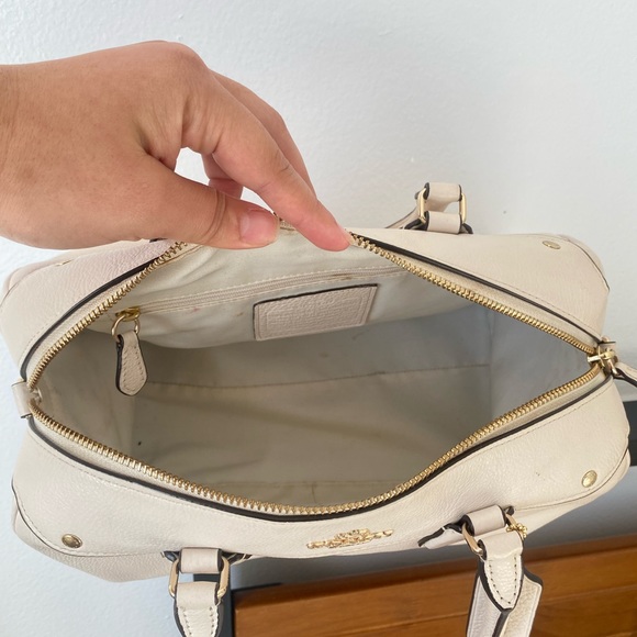 COACH PURSE - Picture 6 of 8